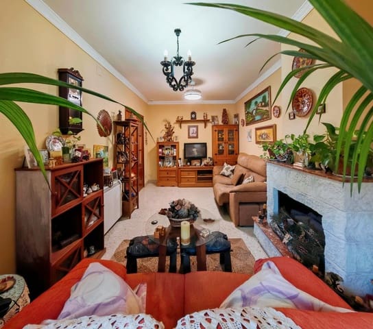 3 bedroom Villa for sale in Chiclana de la Frontera with pool - € 330,000 (Ref: 9353762)