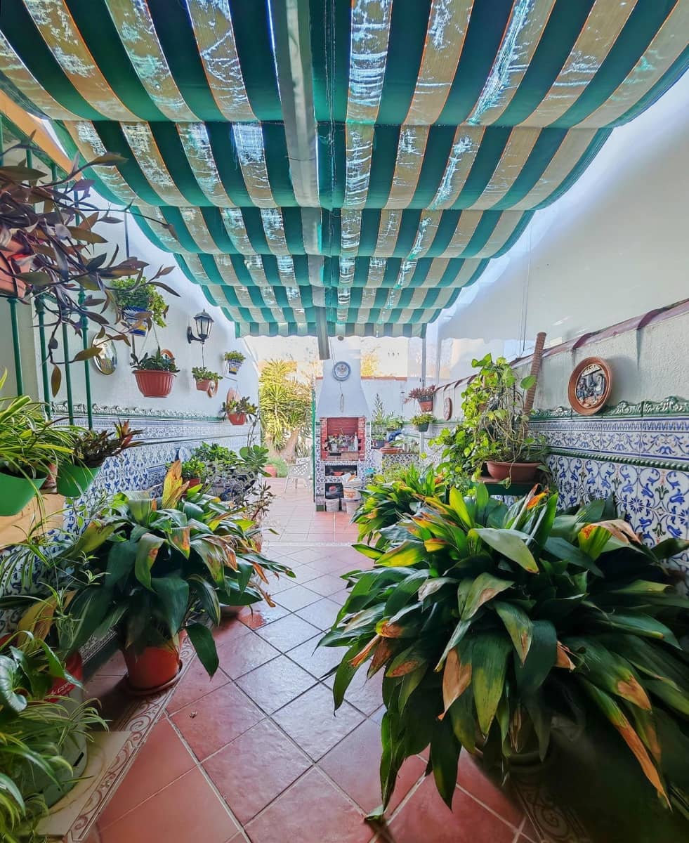 3 bedroom Villa for sale in Chiclana de la Frontera with pool - € 330,000 (Ref: 9353762)