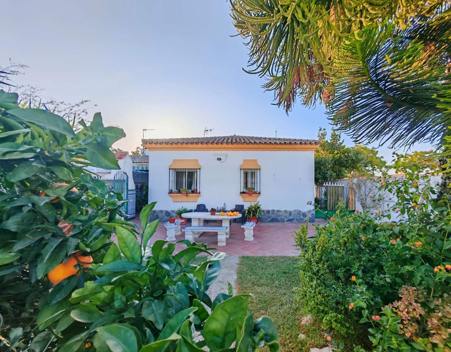 3 bedroom Villa for sale in Chiclana de la Frontera with pool - € 330,000 (Ref: 9353762)