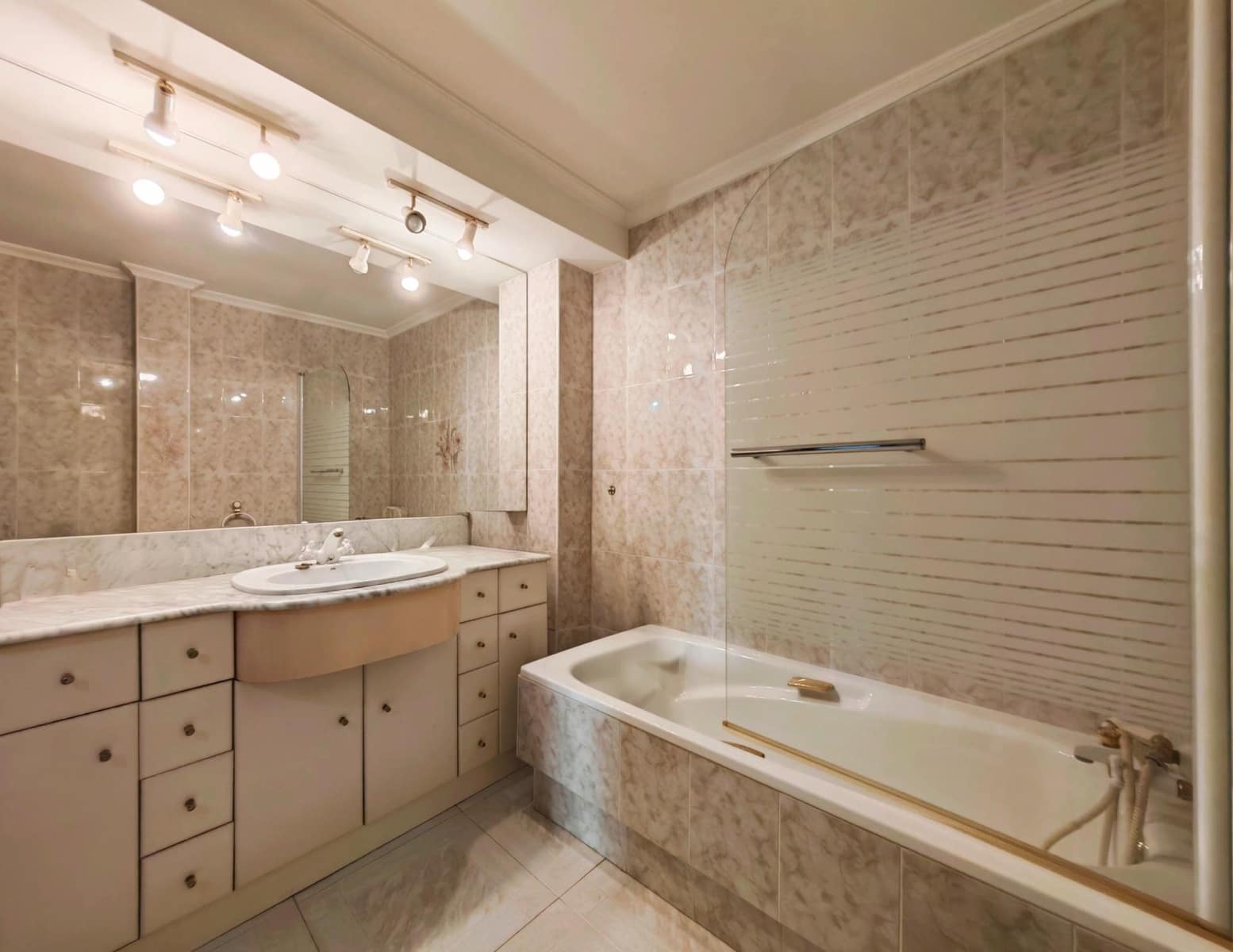 4 soverom Leilighet til salgs i Cadiz by - € 415 000 (Ref: 9359414)