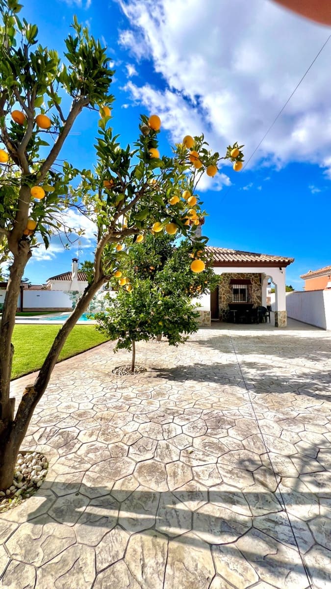 3 quarto Moradia para venda em Chiclana de la Frontera com garagem - 335 000 € (Ref: 9391095)