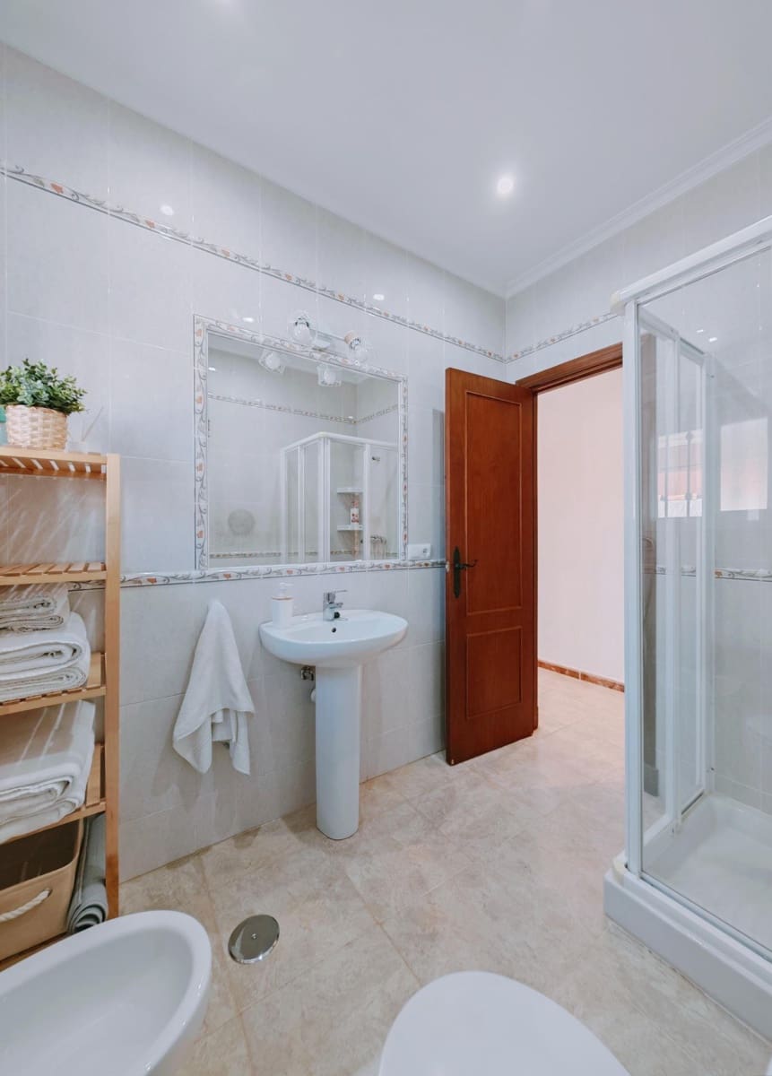 3 quarto Moradia para venda em Chiclana de la Frontera com garagem - 335 000 € (Ref: 9391095)