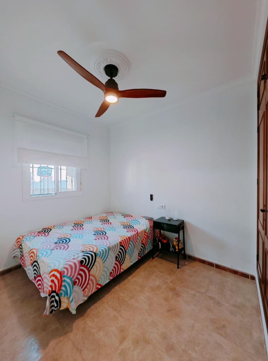 3 quarto Moradia para venda em Chiclana de la Frontera com garagem - 335 000 € (Ref: 9391095)