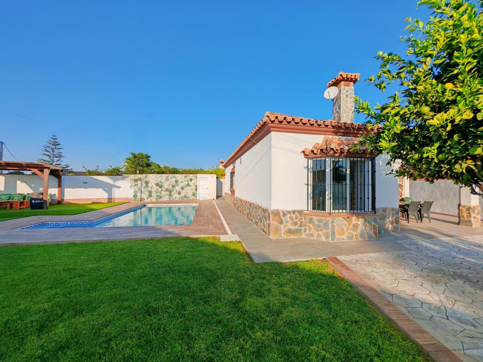 3 quarto Moradia para venda em Chiclana de la Frontera com garagem - 335 000 € (Ref: 9391095)