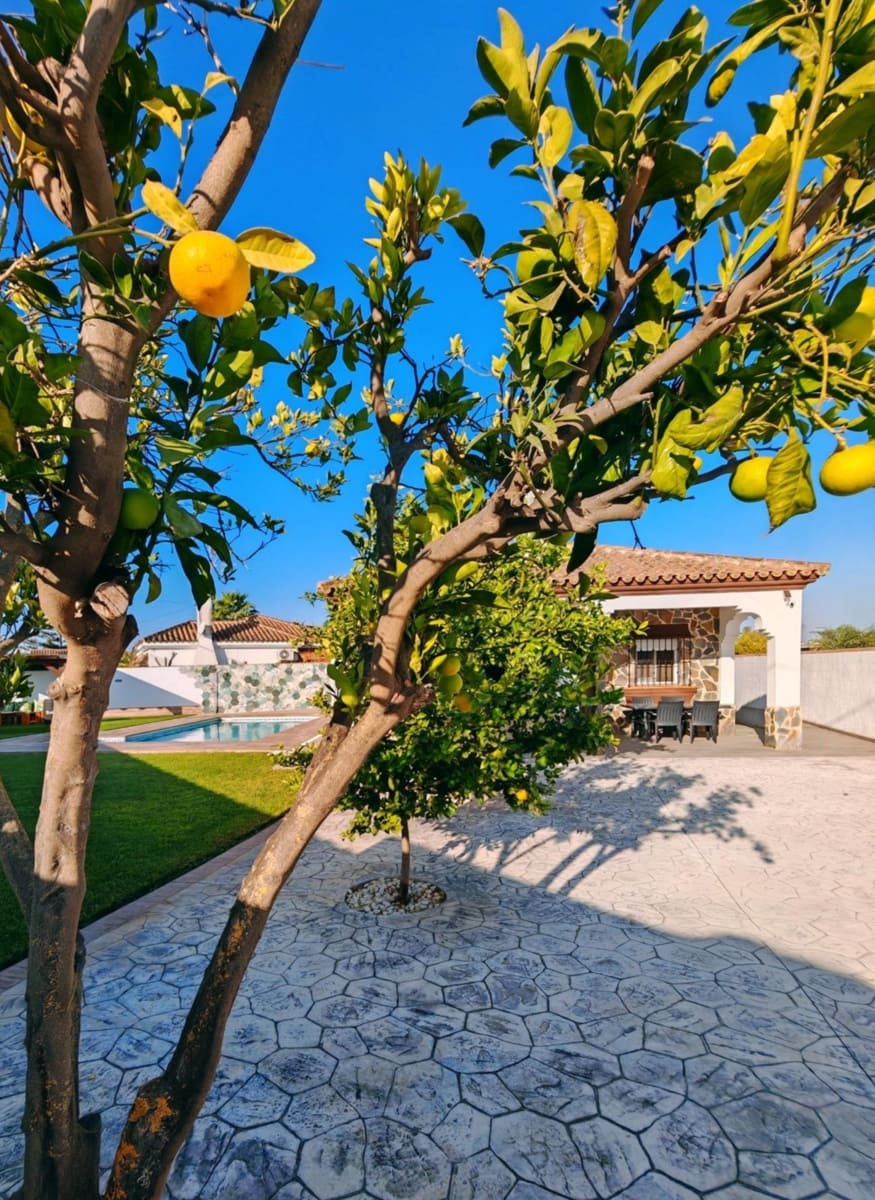 3 quarto Moradia para venda em Chiclana de la Frontera com garagem - 335 000 € (Ref: 9391095)