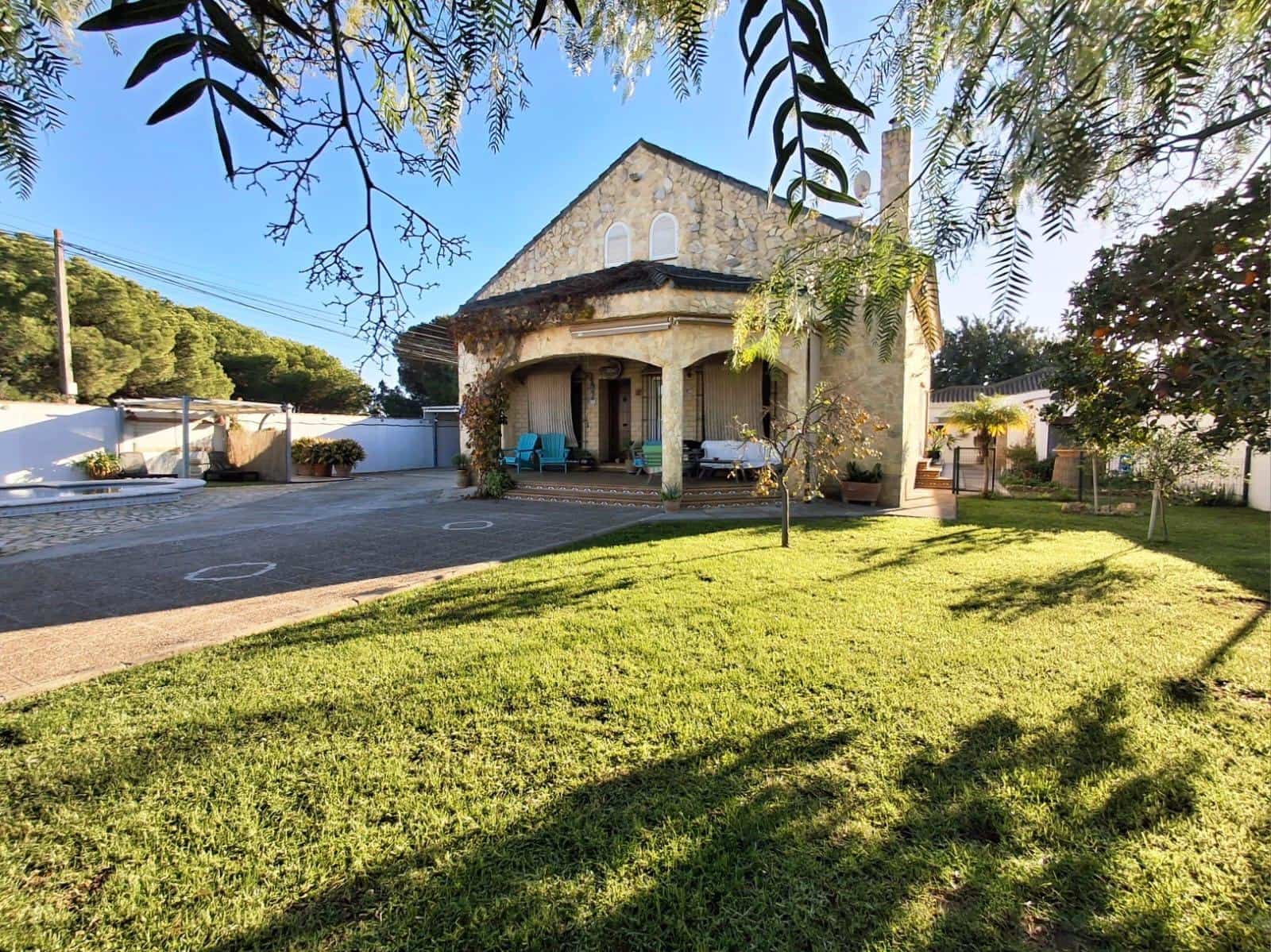 3 quarto Moradia para venda em Chiclana de la Frontera com piscina garagem - 432 990 € (Ref: 9440208)