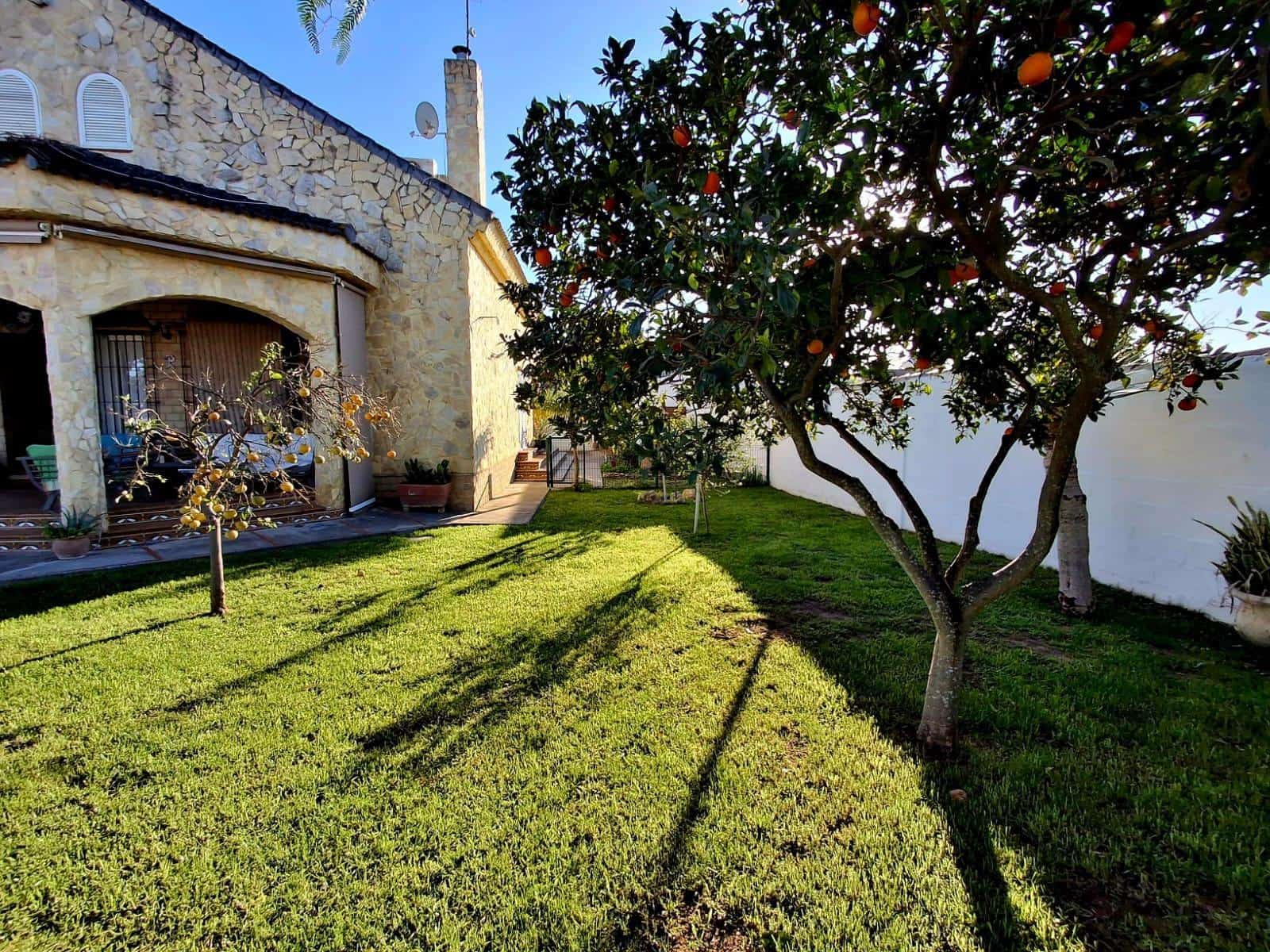 3 quarto Moradia para venda em Chiclana de la Frontera com piscina garagem - 432 990 € (Ref: 9440208)