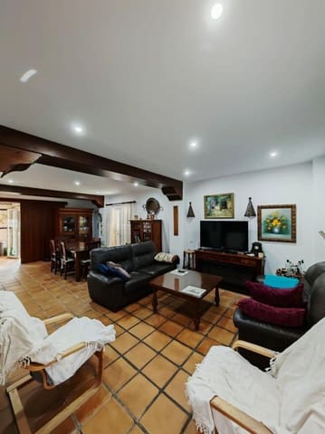 Chalet de 3 habitaciones en Chiclana de la Frontera en venta con piscina garaje - 427.000 € (Ref: 9440208)