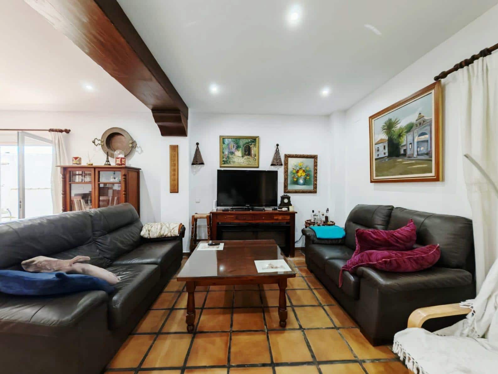 3 bedroom Villa for sale in Chiclana de la Frontera with pool garage - € 427,000 (Ref: 9440208)