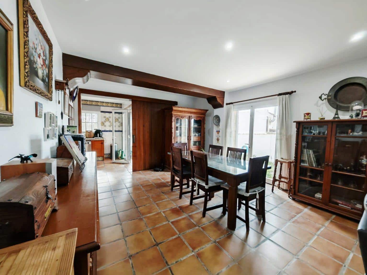 3 bedroom Villa for sale in Chiclana de la Frontera with pool garage - € 427,000 (Ref: 9440208)