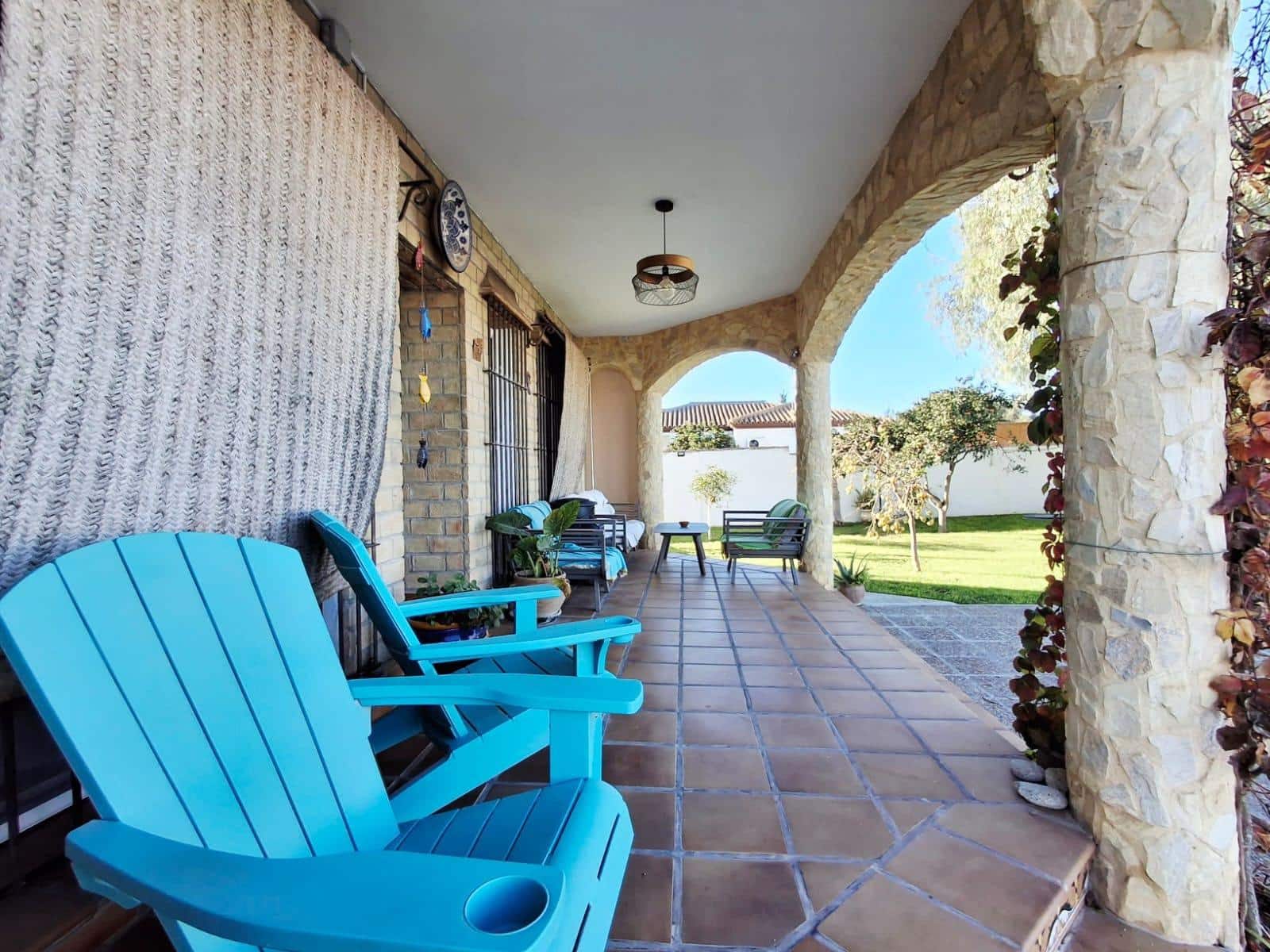 3 bedroom Villa for sale in Chiclana de la Frontera with pool garage - € 427,000 (Ref: 9440208)