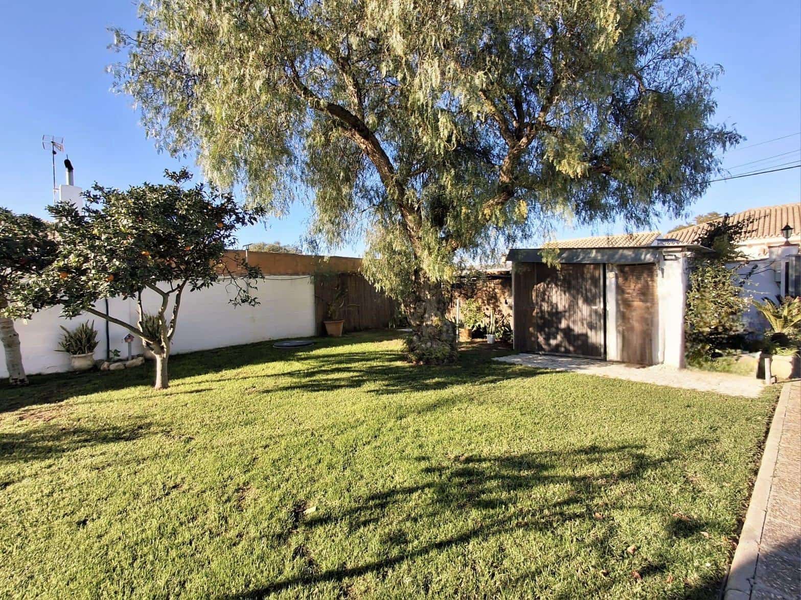 3 bedroom Villa for sale in Chiclana de la Frontera with pool garage - € 427,000 (Ref: 9440208)