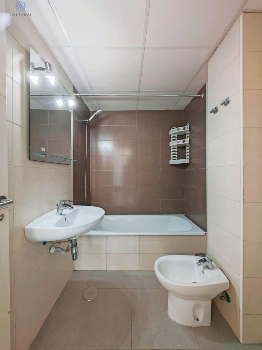 2 makuuhuone Huoneisto myytävänä paikassa Conil de la Frontera mukana uima-altaan 
autotalli - 295 000 € (Ref: 9504459)