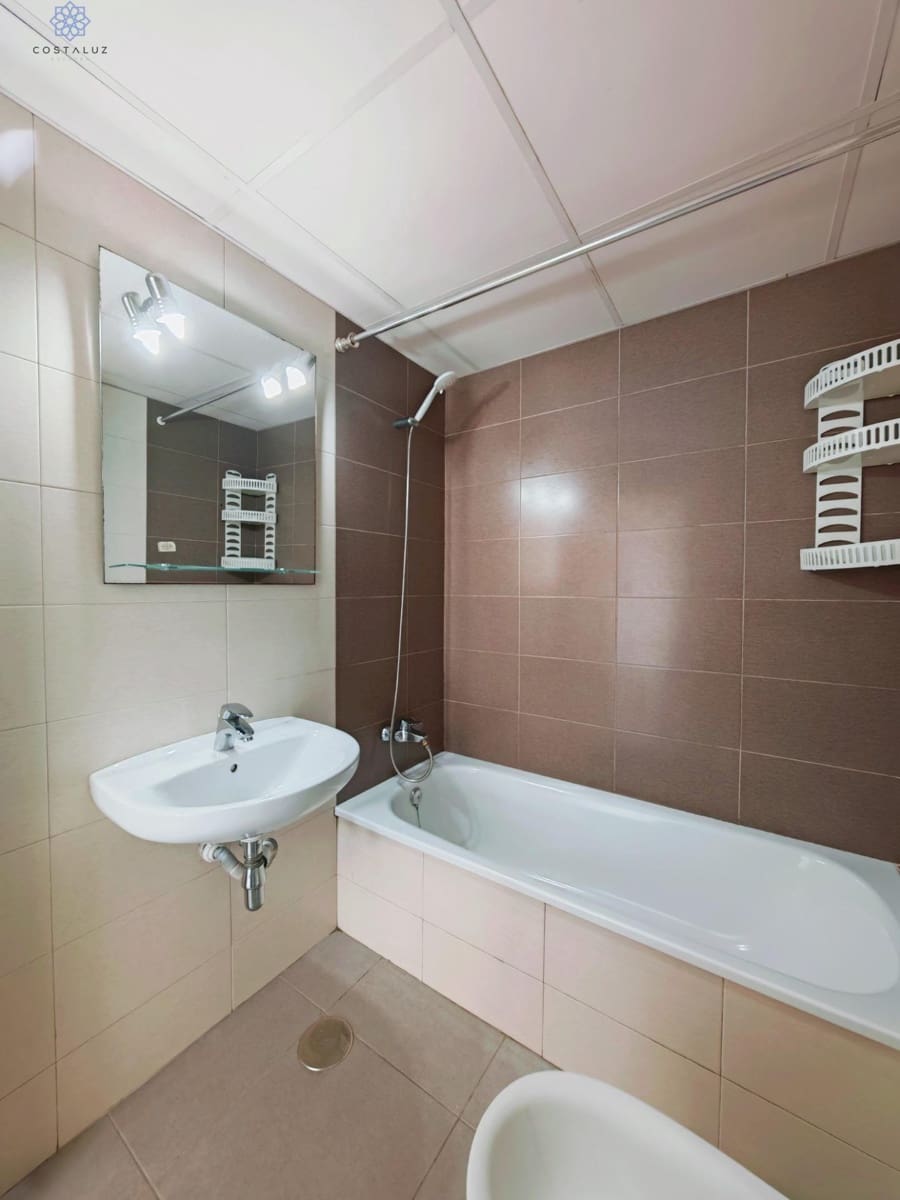 2 makuuhuone Huoneisto myytävänä paikassa Conil de la Frontera mukana uima-altaan 
autotalli - 295 000 € (Ref: 9504459)