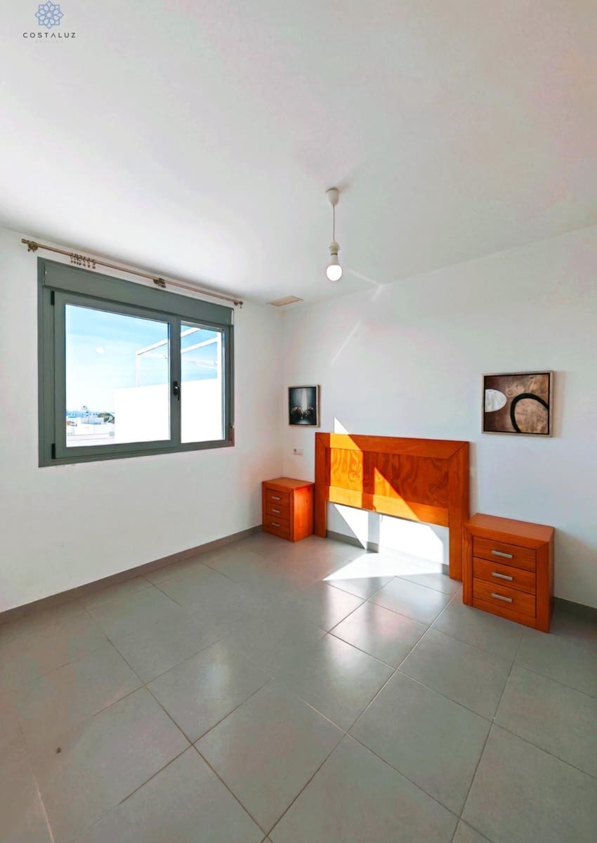 2 makuuhuone Huoneisto myytävänä paikassa Conil de la Frontera mukana uima-altaan 
autotalli - 295 000 € (Ref: 9504459)