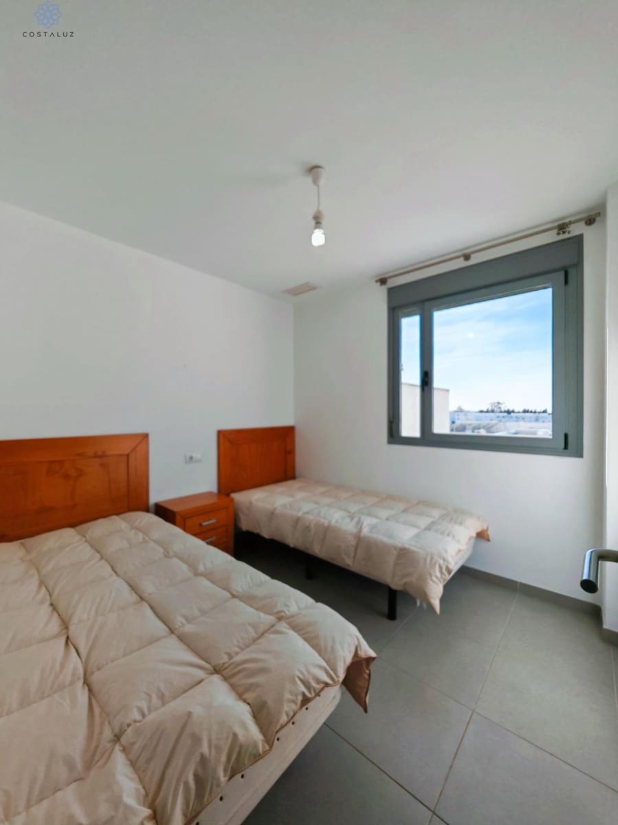 2 makuuhuone Huoneisto myytävänä paikassa Conil de la Frontera mukana uima-altaan 
autotalli - 295 000 € (Ref: 9504459)