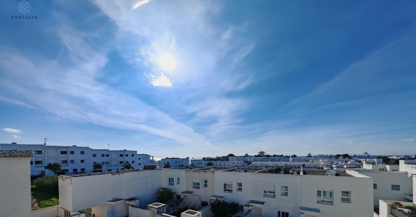 2 makuuhuone Huoneisto myytävänä paikassa Conil de la Frontera mukana uima-altaan 
autotalli - 295 000 € (Ref: 9504459)