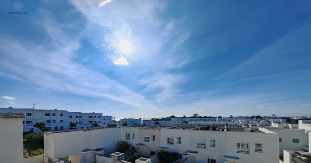 2 makuuhuone Huoneisto myytävänä paikassa Conil de la Frontera mukana uima-altaan 
autotalli - 295 000 € (Ref: 9504459)