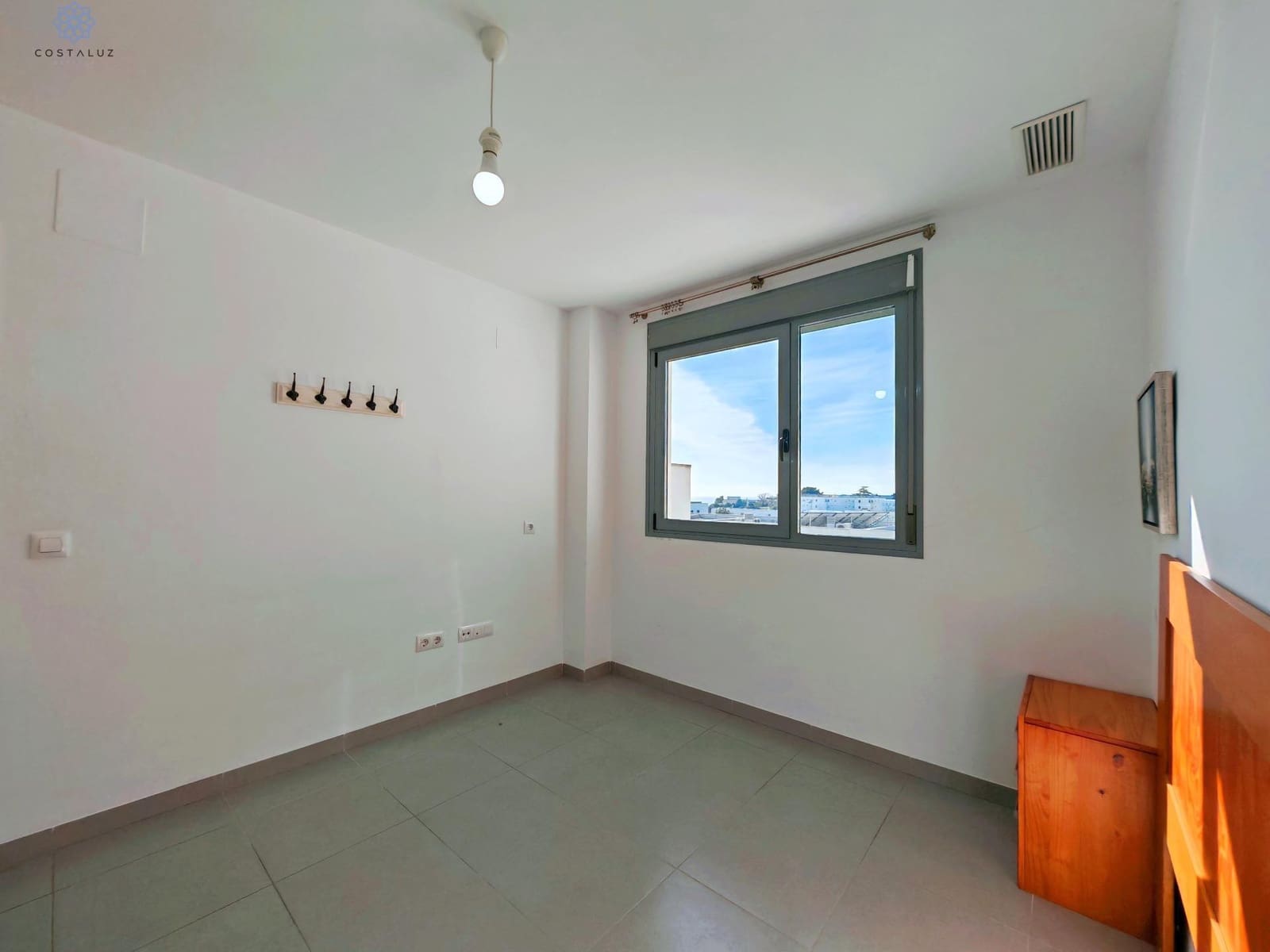 2 makuuhuone Huoneisto myytävänä paikassa Conil de la Frontera mukana uima-altaan 
autotalli - 295 000 € (Ref: 9504459)