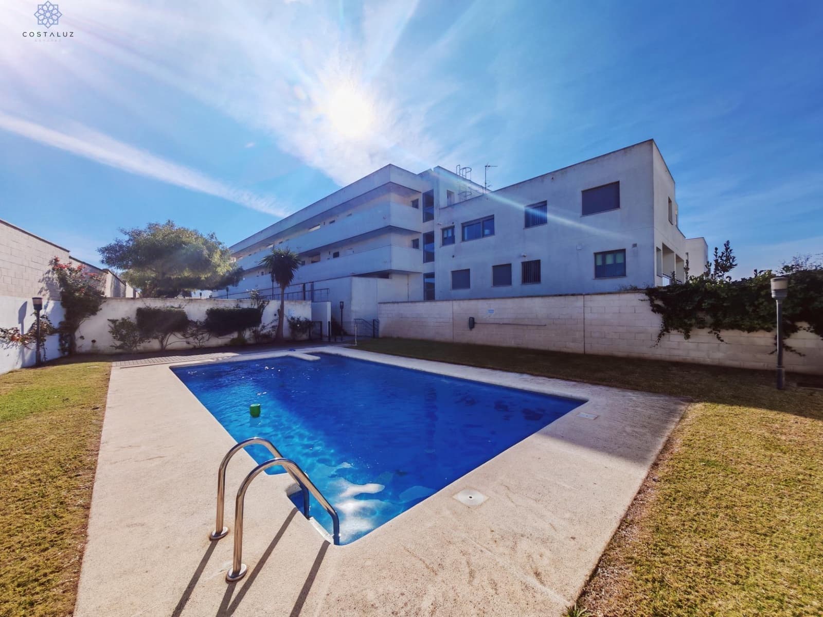 2 makuuhuone Huoneisto myytävänä paikassa Conil de la Frontera mukana uima-altaan 
autotalli - 295 000 € (Ref: 9504459)