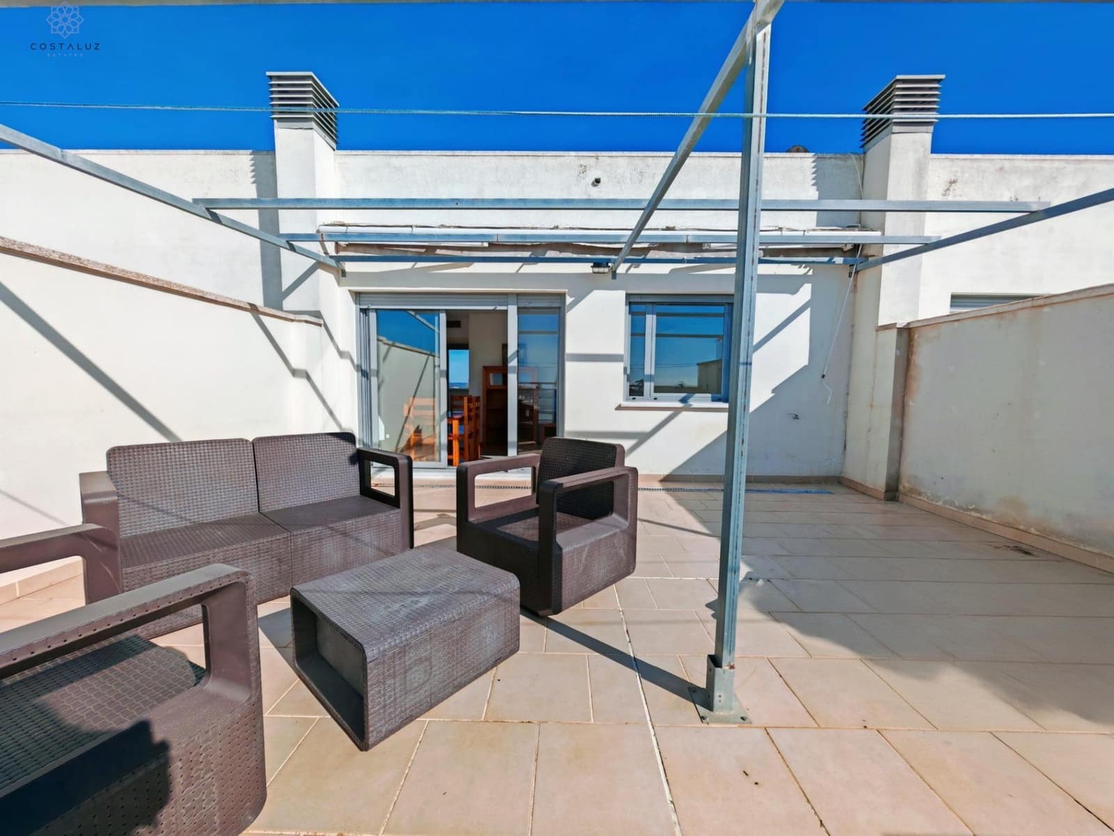 2 makuuhuone Huoneisto myytävänä paikassa Conil de la Frontera mukana uima-altaan 
autotalli - 295 000 € (Ref: 9504459)