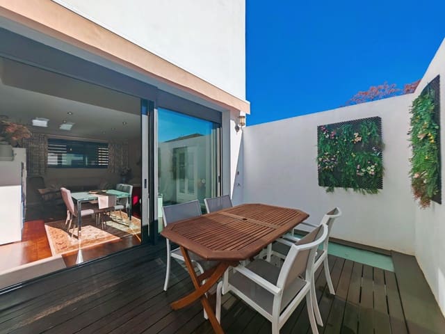 5 sypialnia Dom szeregowy na sprzedaż w Chiclana de la Frontera - 395 000 € (Ref: 9509128)