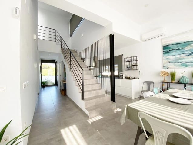 Chalet de 4 habitaciones en Conil de la Frontera en venta con piscina garaje - 980.000 € (Ref: 9548405)