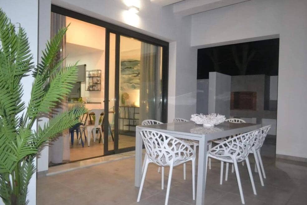 4 bedroom Villa for sale in Conil de la Frontera with pool garage - € 980,000 (Ref: 9548405)