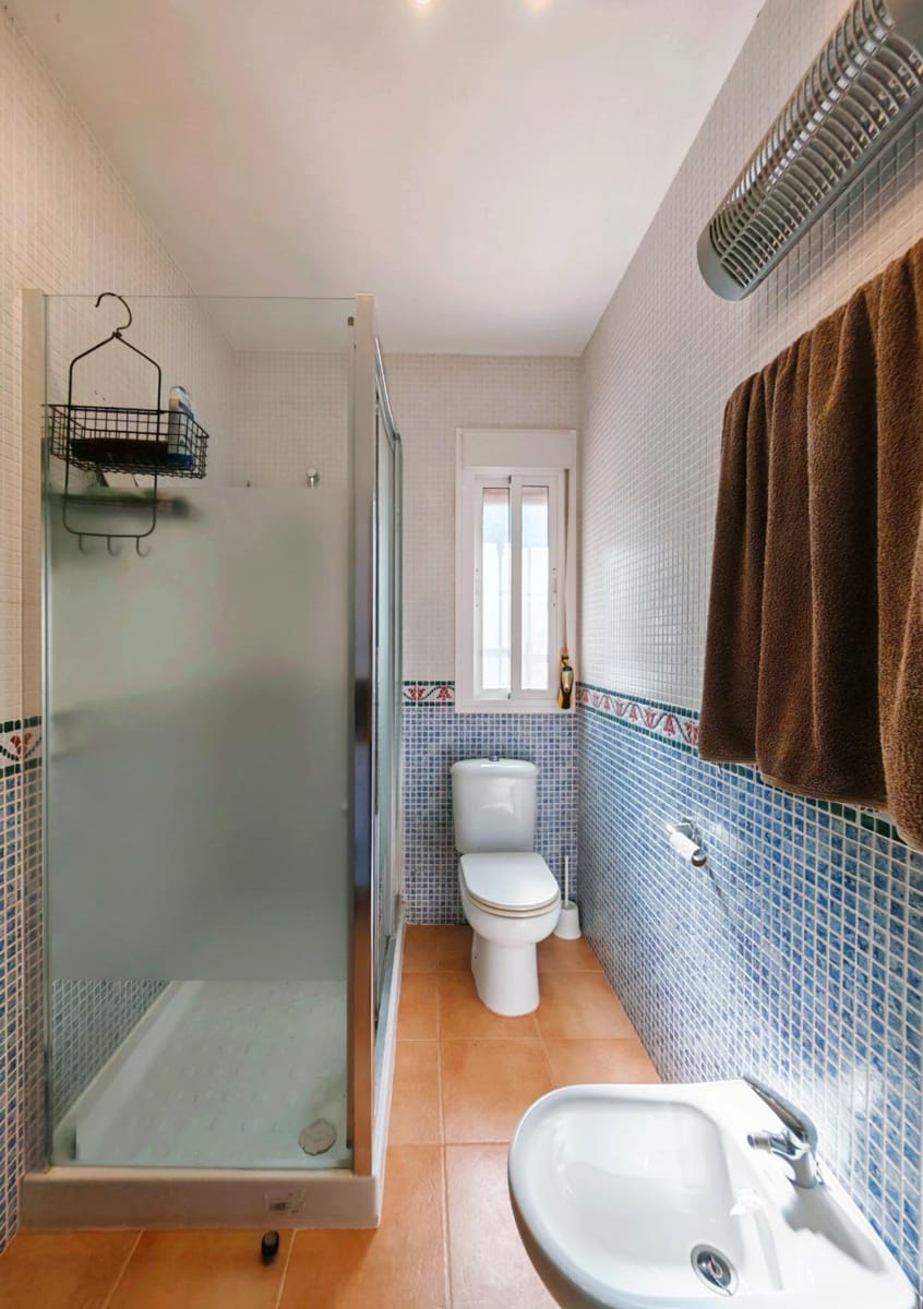 2 bedroom Villa for sale in Chiclana de la Frontera with pool garage - € 350,000 (Ref: 9616041)