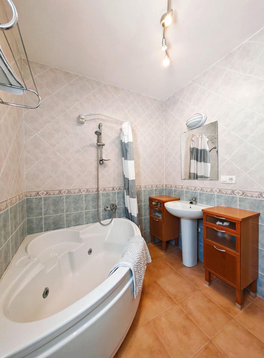 2 bedroom Villa for sale in Chiclana de la Frontera with pool garage - € 350,000 (Ref: 9616041)