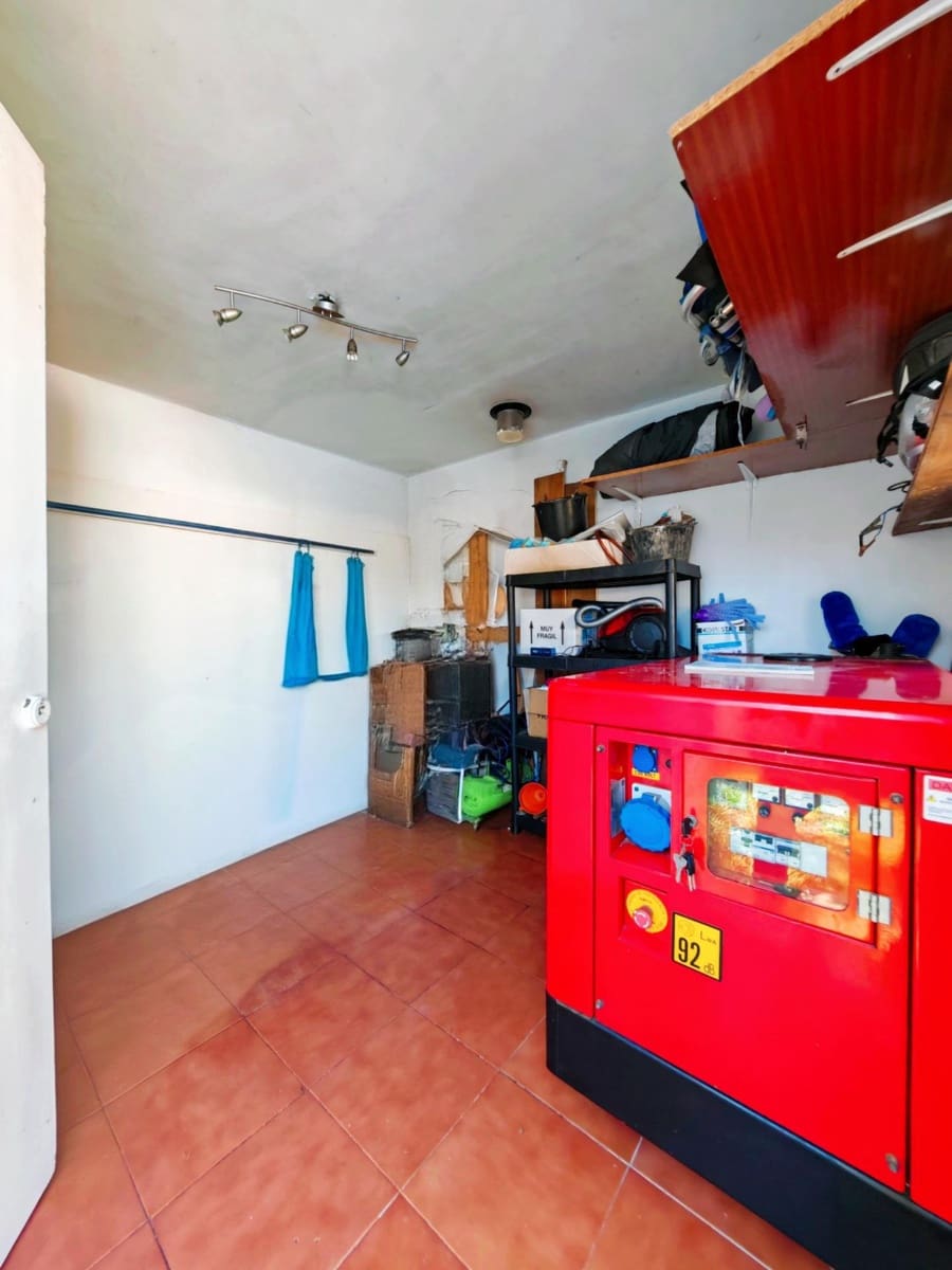 3 bedroom Villa for sale in Chiclana de la Frontera with pool garage - € 350,000 (Ref: 9616041)