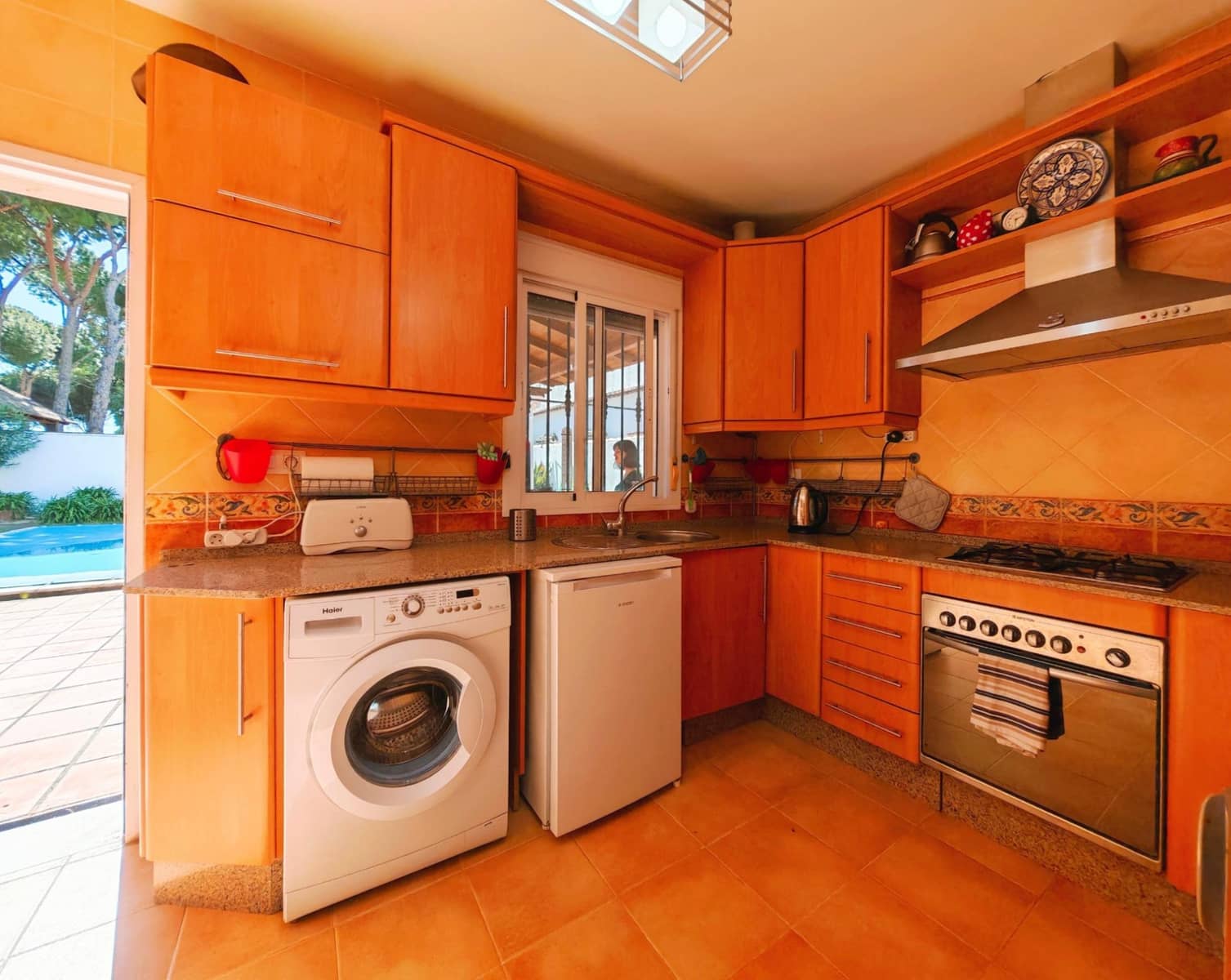 3 bedroom Villa for sale in Chiclana de la Frontera with pool garage - € 350,000 (Ref: 9616041)