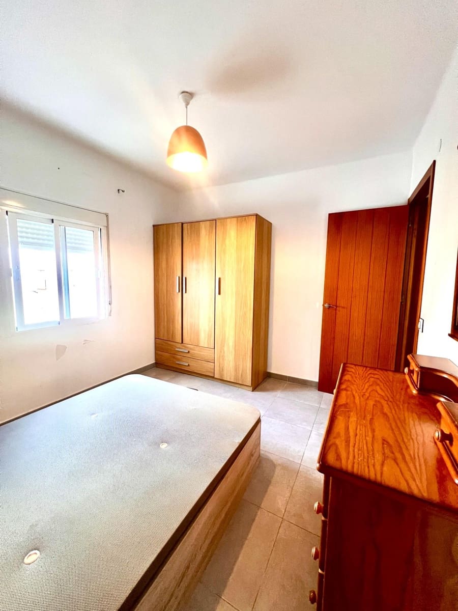 3 sovrum Lägenhet till salu i Chiclana de la Frontera - 140 000 € (Ref: 9616042)