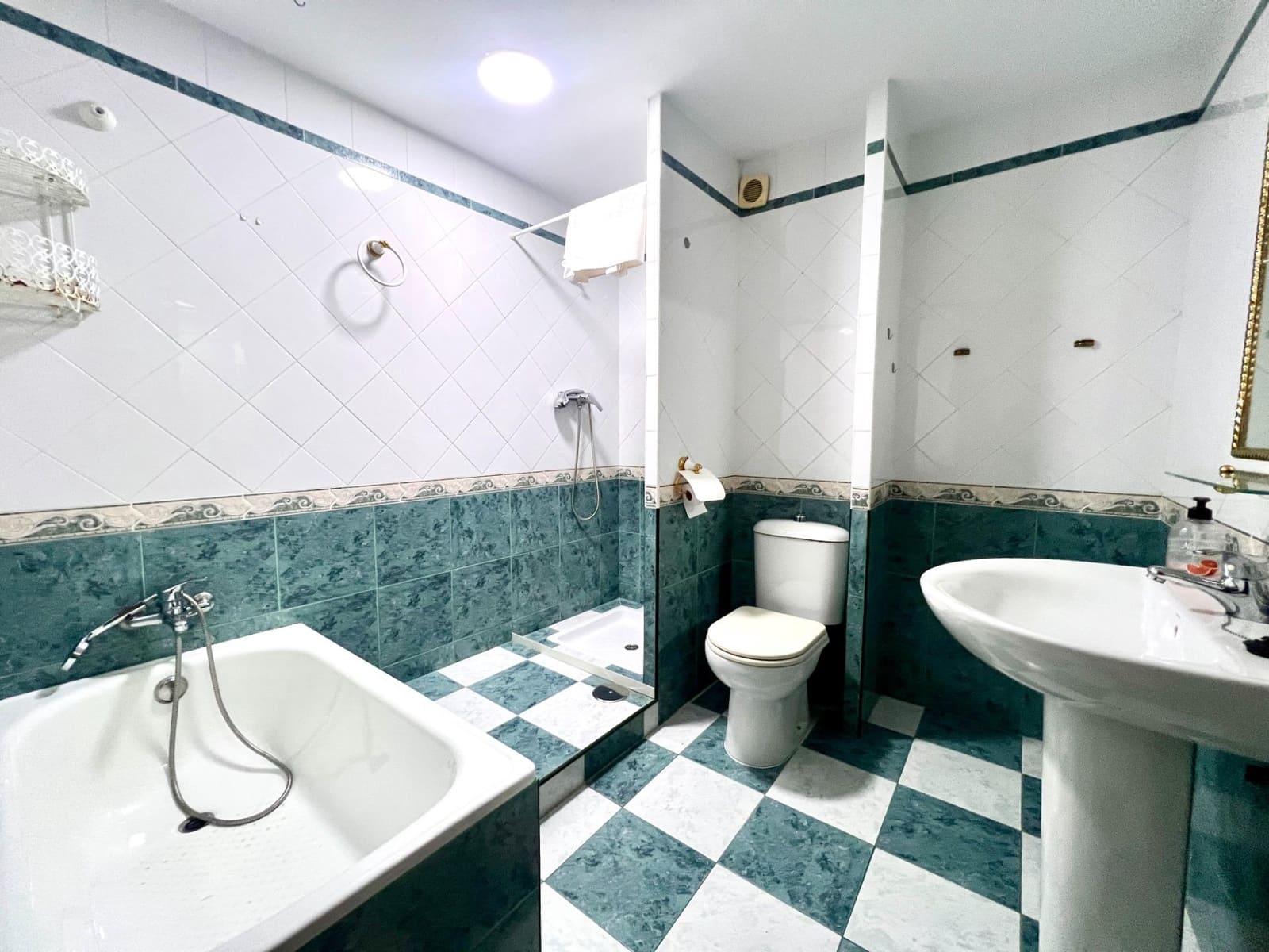 3 sovrum Lägenhet till salu i Chiclana de la Frontera - 140 000 € (Ref: 9616042)