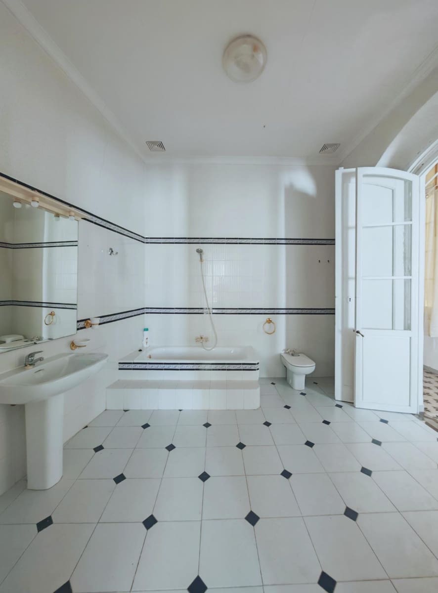 3 quarto Apartamento para venda em Chiclana de la Frontera - 200 000 € (Ref: 9627773)