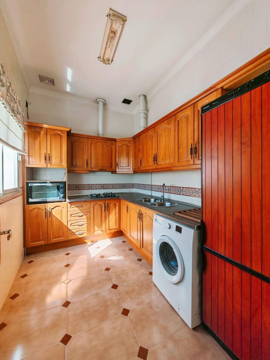 3 quarto Apartamento para venda em Chiclana de la Frontera - 200 000 € (Ref: 9627773)