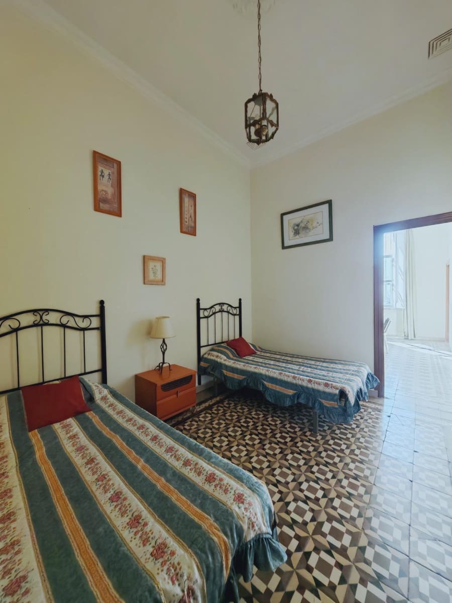 3 quarto Apartamento para venda em Chiclana de la Frontera - 200 000 € (Ref: 9627773)