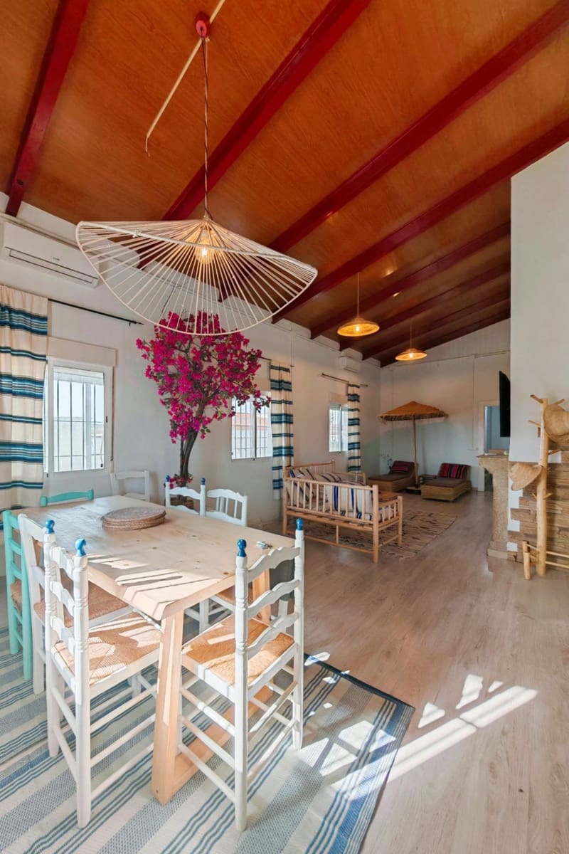 Chalet de 4 habitaciones en Chiclana de la Frontera en venta con piscina - 250.000 € (Ref: 9634490)