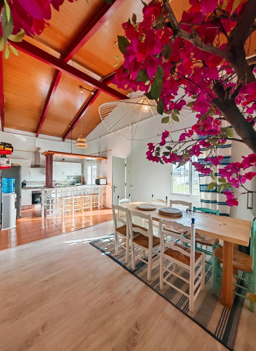 Chalet de 4 habitaciones en Chiclana de la Frontera en venta con piscina - 250.000 € (Ref: 9634490)