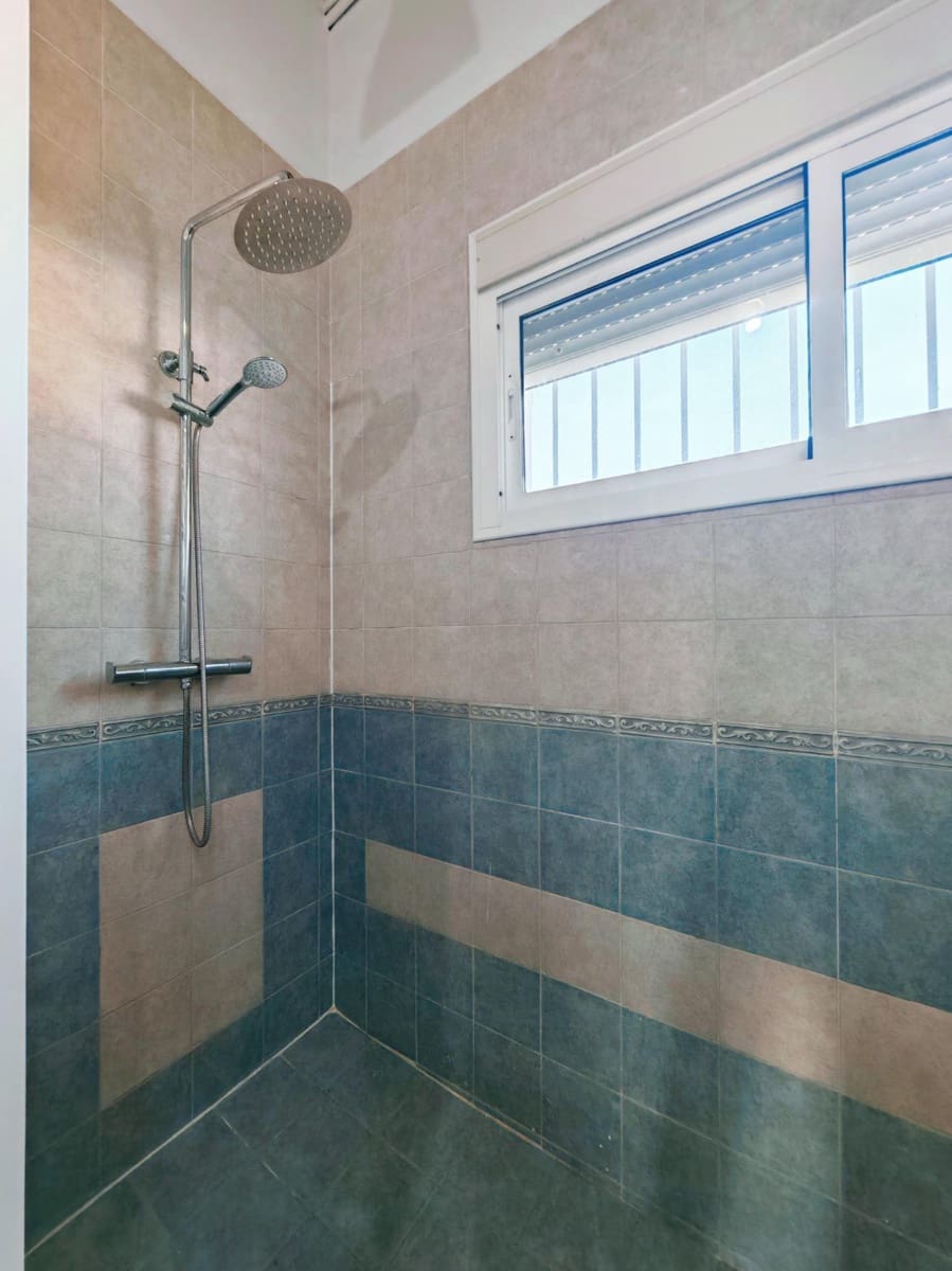 Chalet de 4 habitaciones en Chiclana de la Frontera en venta con piscina - 250.000 € (Ref: 9634490)