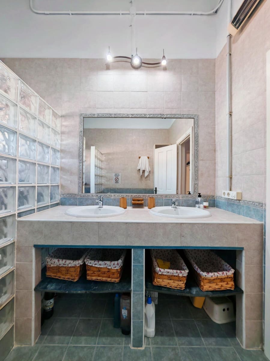 Chalet de 4 habitaciones en Chiclana de la Frontera en venta con piscina - 250.000 € (Ref: 9634490)