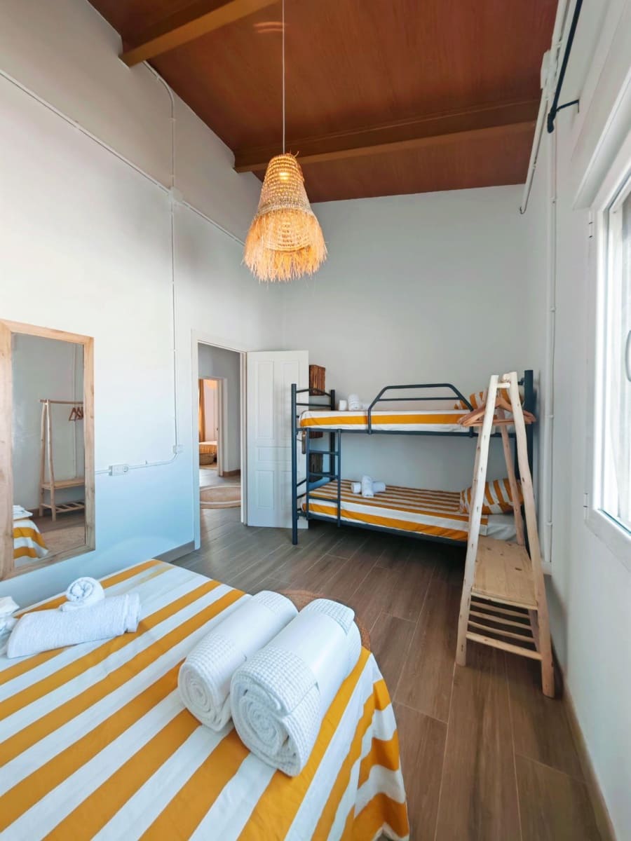 Chalet de 4 habitaciones en Chiclana de la Frontera en venta con piscina - 250.000 € (Ref: 9634490)