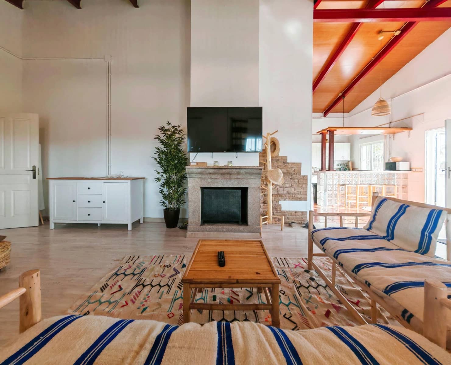 Chalet de 4 habitaciones en Chiclana de la Frontera en venta con piscina - 250.000 € (Ref: 9634490)