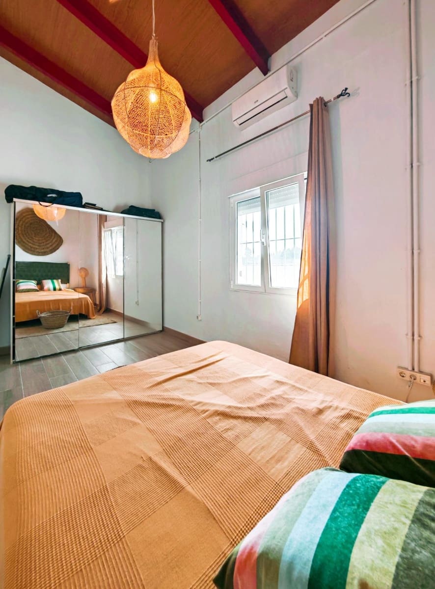 Chalet de 4 habitaciones en Chiclana de la Frontera en venta con piscina - 250.000 € (Ref: 9634490)