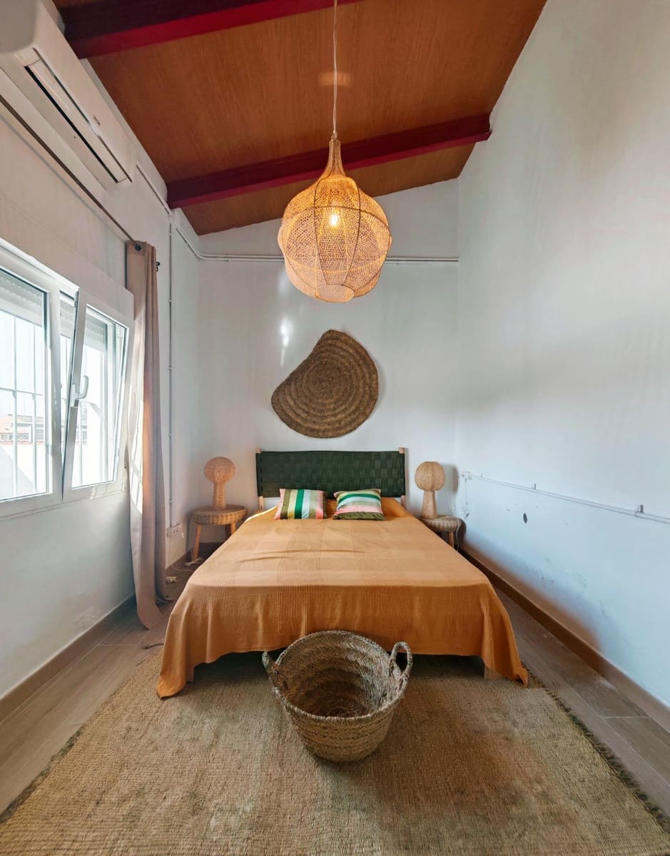 Chalet de 4 habitaciones en Chiclana de la Frontera en venta con piscina - 250.000 € (Ref: 9634490)