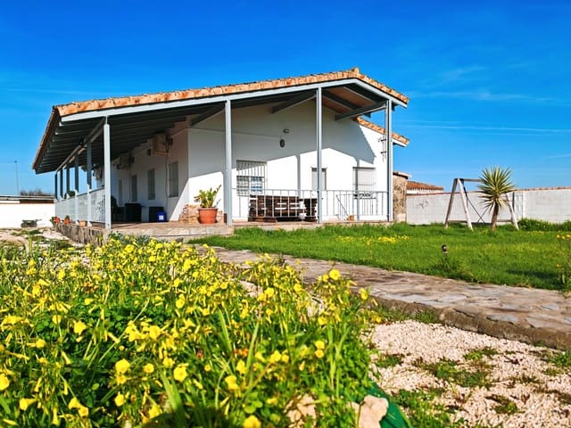 Chalet de 4 habitaciones en Chiclana de la Frontera en venta con piscina - 250.000 € (Ref: 9634490)