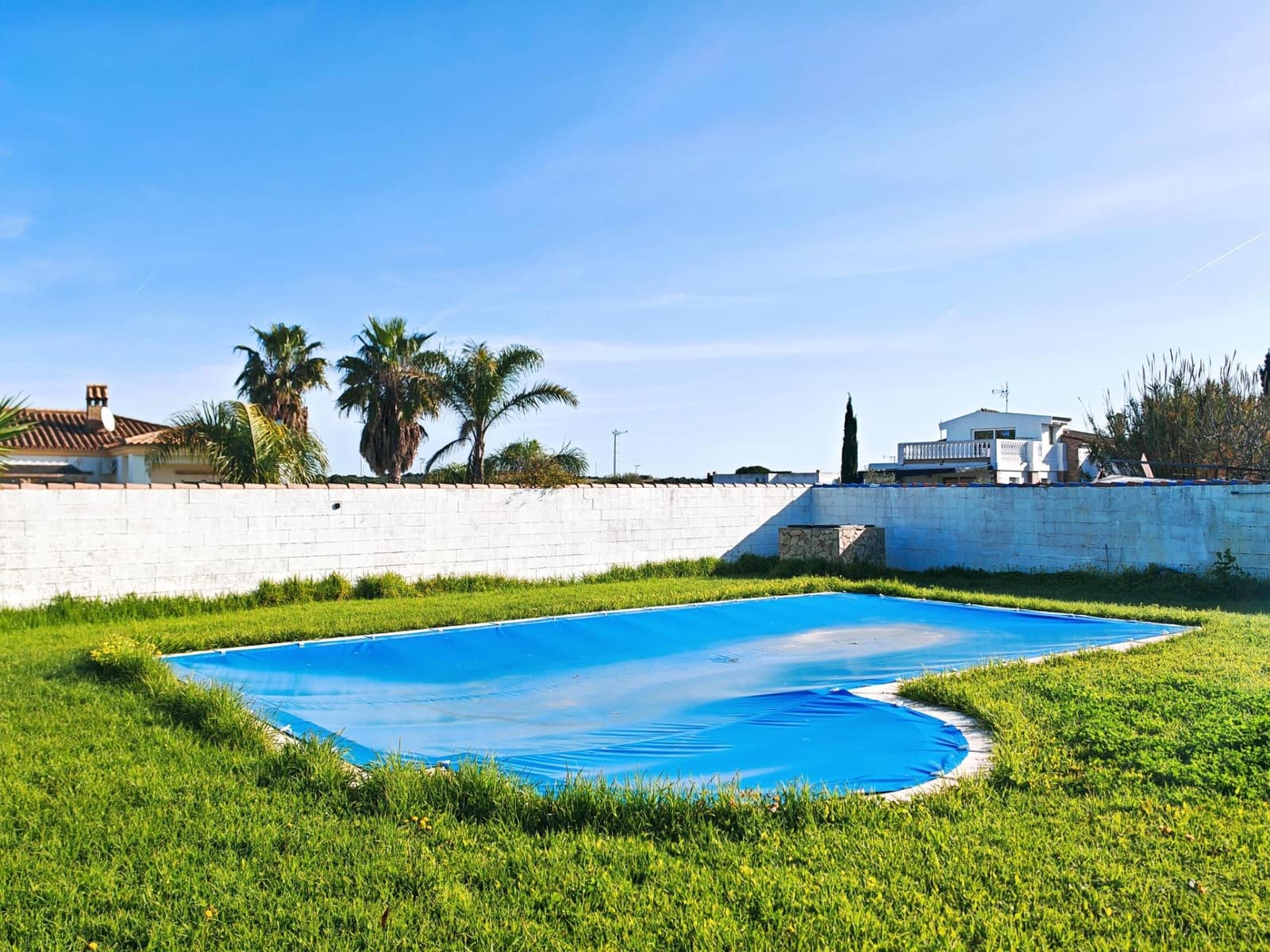 Chalet de 4 habitaciones en Chiclana de la Frontera en venta con piscina - 250.000 € (Ref: 9634490)
