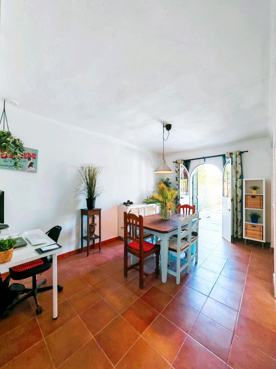 3 soveværelse Villa til salg i Medina-Sidonia med swimmingpool - € 129.950 (Ref: 9640386)