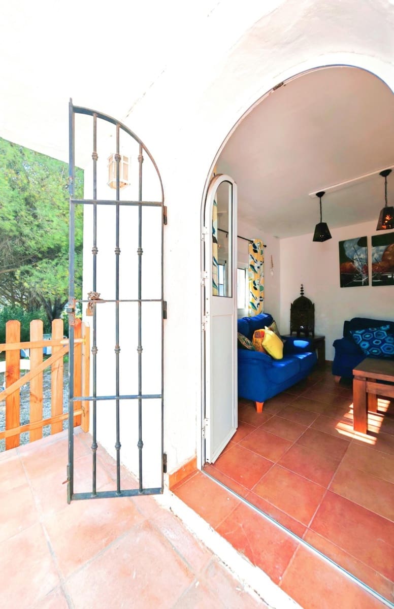 3 soveværelse Villa til salg i Medina-Sidonia med swimmingpool - € 129.950 (Ref: 9640386)