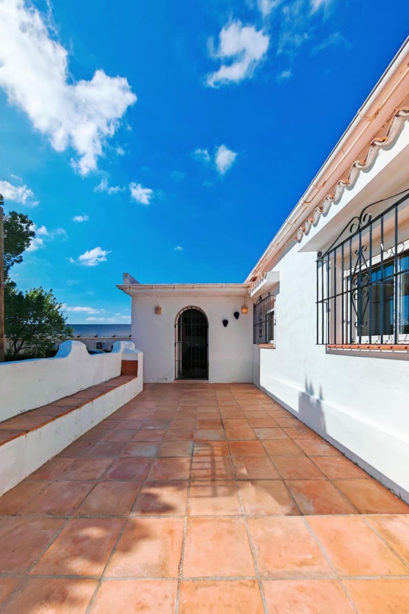 3 soveværelse Villa til salg i Medina-Sidonia med swimmingpool - € 129.950 (Ref: 9640386)